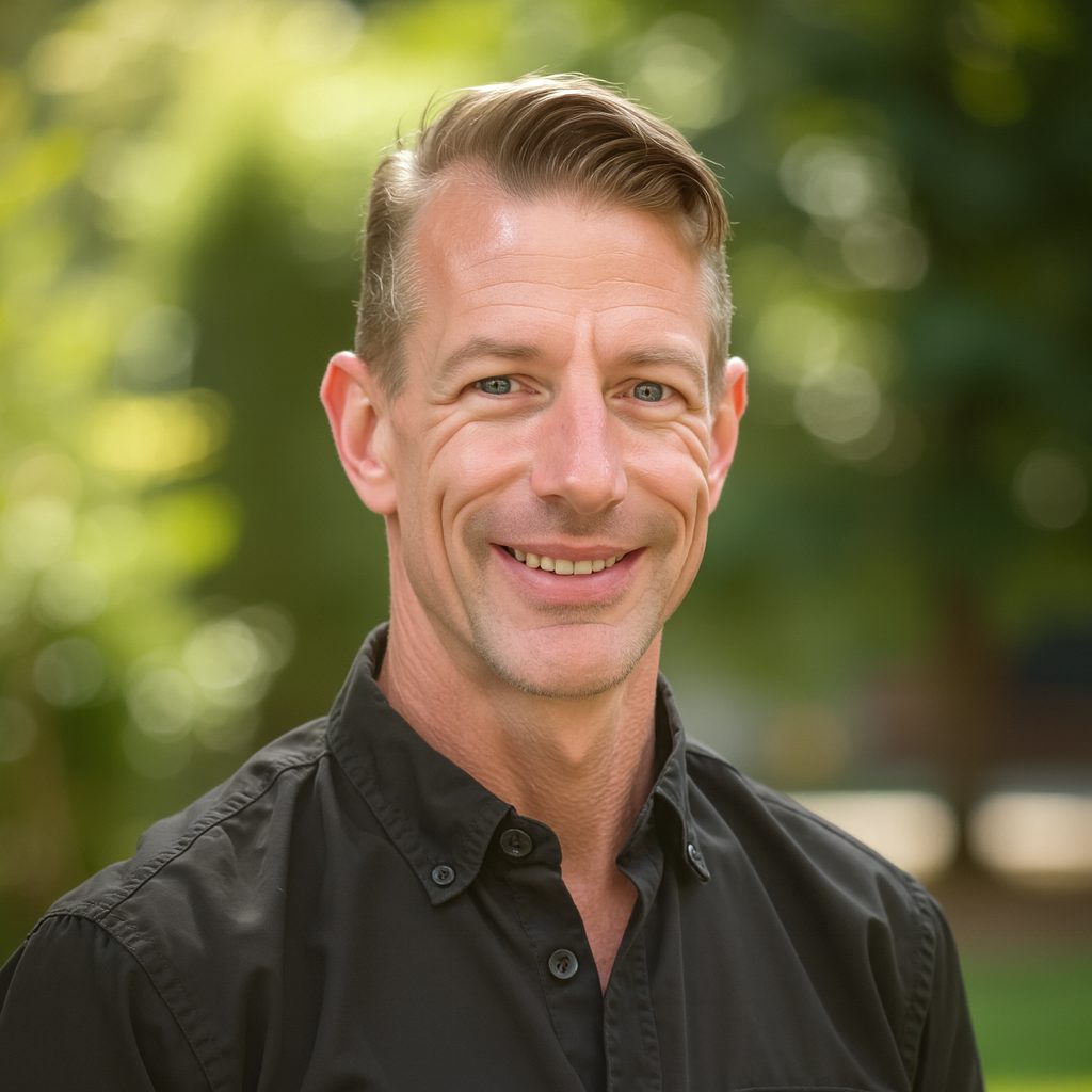 Justin Davis Headshot